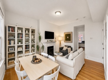 62 West Cedar, Boston, Massachusetts, 2 Bedrooms Bedrooms, 3 Rooms Rooms,1 BathroomBathrooms,Residential Lease,For Rent,West Cedar,73555473