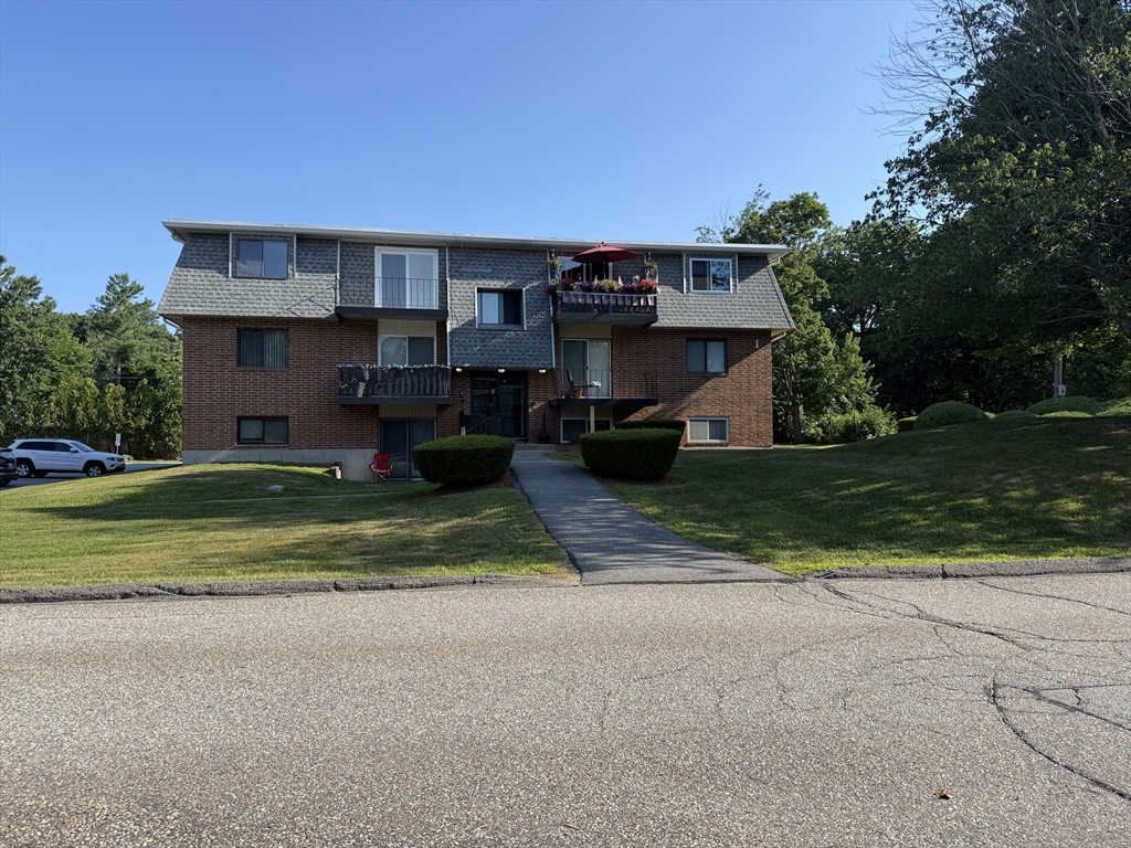 176 Maple Ave, Rutland, Massachusetts, 1 Bedroom Bedrooms, 4 Rooms Rooms,1 BathroomBathrooms,Residential Lease,For Rent,Maple Ave,73555541