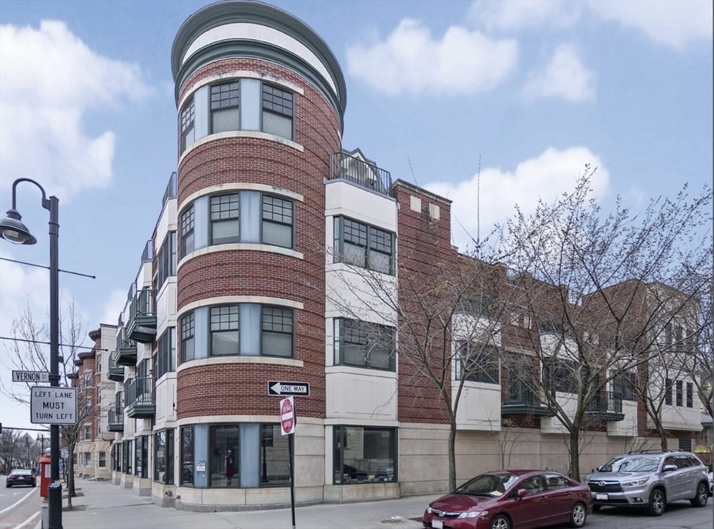 10 Vernon, Brookline, Massachusetts, 2 Bedrooms Bedrooms, 6 Rooms Rooms,2 BathroomsBathrooms,Residential Lease,For Rent,Vernon,73555548