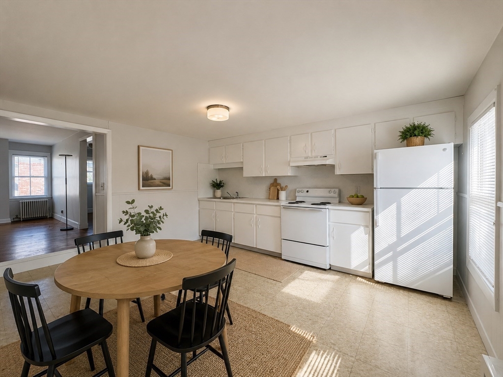 158 Adams St, Newton, Massachusetts, 1 Bedroom Bedrooms, 4 Rooms Rooms,1 BathroomBathrooms,Residential Lease,For Rent,Adams St,73555555
