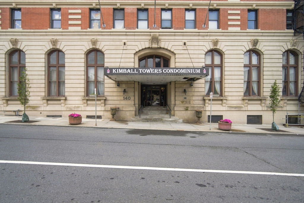 140 Chestnut, Springfield, Massachusetts, 1 Bedroom Bedrooms, 3 Rooms Rooms,1 BathroomBathrooms,Residential,For Sale,Chestnut,73555561