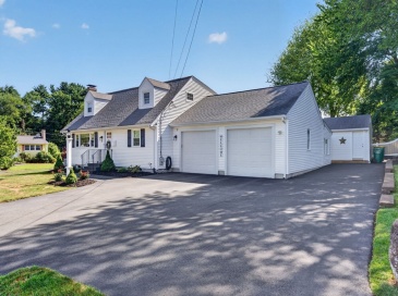 81 Juniper Dr, Norwood, Massachusetts, 4 Bedrooms Bedrooms, 10 Rooms Rooms,2 BathroomsBathrooms,Residential,For Sale,Juniper Dr,73554748
