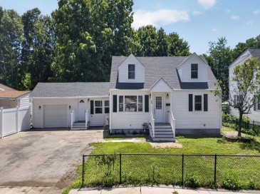 46 Richardson, Lowell, Massachusetts, 4 Bedrooms Bedrooms, 7 Rooms Rooms,2 BathroomsBathrooms,Residential,For Sale,Richardson,73554824
