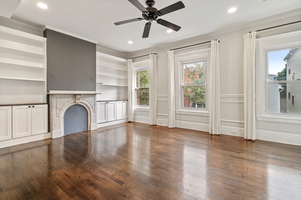 110 Elm St, Boston, Massachusetts, 3 Bedrooms Bedrooms, 6 Rooms Rooms,2 BathroomsBathrooms,Residential Lease,For Rent,Elm St,73555577