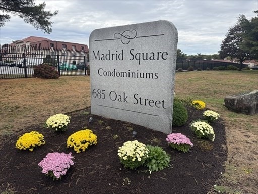 685 Oak St, Brockton, Massachusetts, 1 Bedroom Bedrooms, 3 Rooms Rooms,1 BathroomBathrooms,Residential,For Sale,Oak St,73555486