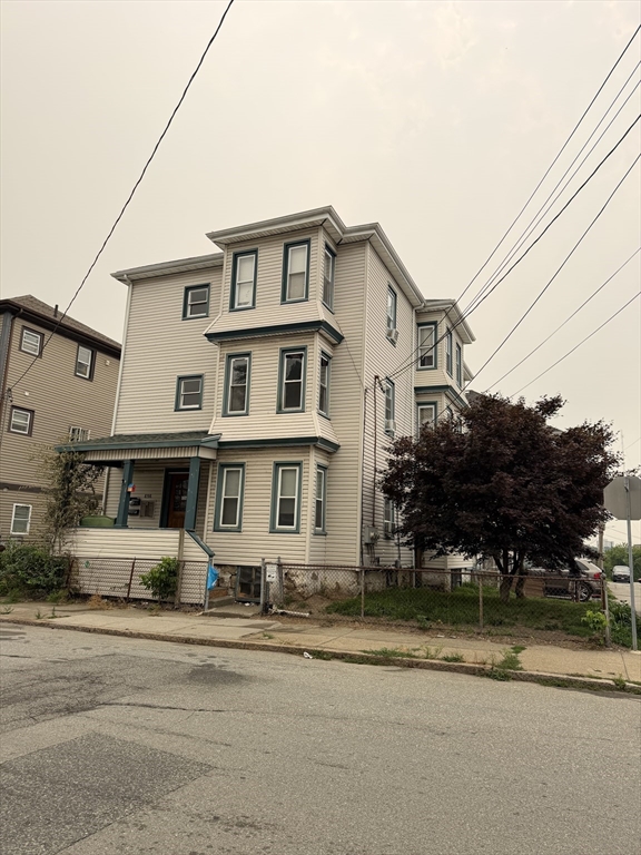 898 Rodman Street, Fall River, Massachusetts, 9 Bedrooms Bedrooms, 15 Rooms Rooms,3 BathroomsBathrooms,Residential Income,For Sale,Rodman Street,73555493