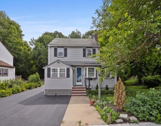 1 Gwinnett St, Boston, Massachusetts, 4 Bedrooms Bedrooms, 6 Rooms Rooms,1.5 BathroomsBathrooms,Residential,For Sale,Gwinnett St,73555586