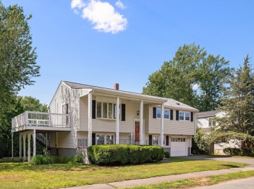56 Winfield St, Norwood, Massachusetts, 4 Bedrooms Bedrooms, 10 Rooms Rooms,2 BathroomsBathrooms,Residential,For Sale,Winfield St,73555585