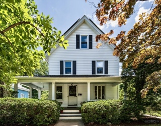 22 W Center St, Northampton, Massachusetts, 4 Bedrooms Bedrooms, 8 Rooms Rooms,2 BathroomsBathrooms,Residential,For Sale,W Center St,73555506