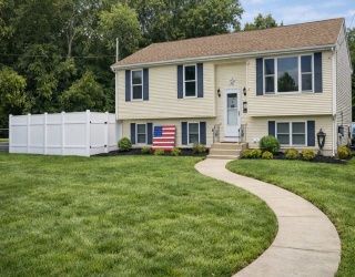 37 Leigh Street, Seekonk, Massachusetts, 3 Bedrooms Bedrooms, 6 Rooms Rooms,1 BathroomBathrooms,Residential,For Sale,Leigh Street,73555534