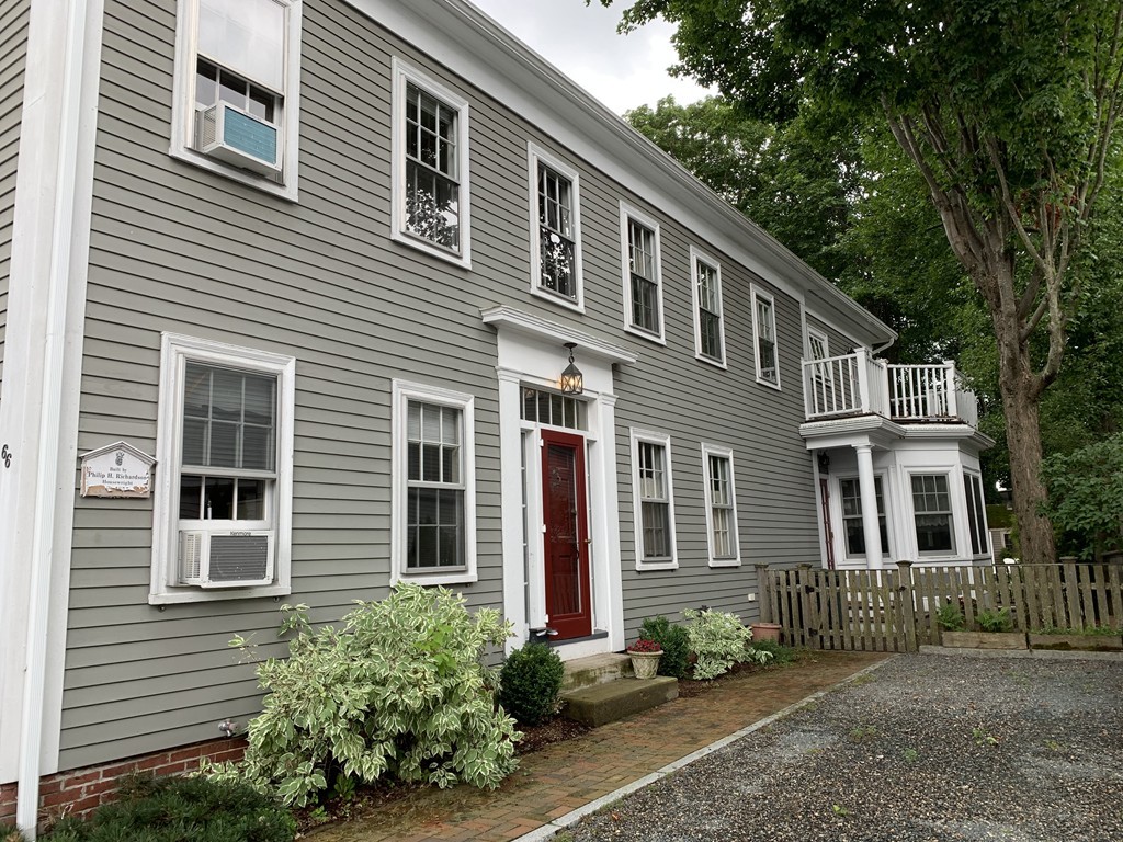 66 Purchase St, Newburyport, Massachusetts, 3 Bedrooms Bedrooms, 7 Rooms Rooms,1.5 BathroomsBathrooms,Residential Lease,For Rent,Purchase St,73555655