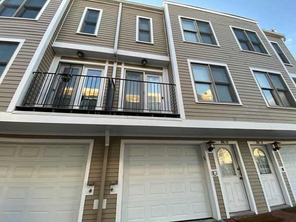 241 Prospect St, Cambridge, Massachusetts, 2 Bedrooms Bedrooms, 6 Rooms Rooms,1.5 BathroomsBathrooms,Residential Lease,For Rent,Prospect St,73555663