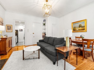 247 Beacon Street, Boston, Massachusetts, 1 Bedroom Bedrooms, 3 Rooms Rooms,1 BathroomBathrooms,Residential,For Sale,Beacon Street,73555556