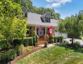 29 Junction Cirlce, Attleboro, Massachusetts, 3 Bedrooms Bedrooms, 6 Rooms Rooms,2 BathroomsBathrooms,Residential,For Sale,Junction Cirlce,73555676