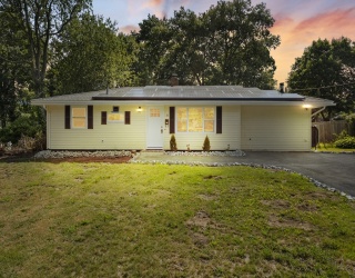 15 Clara Rd, Brockton, Massachusetts, 3 Bedrooms Bedrooms, 5 Rooms Rooms,1 BathroomBathrooms,Residential,For Sale,Clara Rd,73555682
