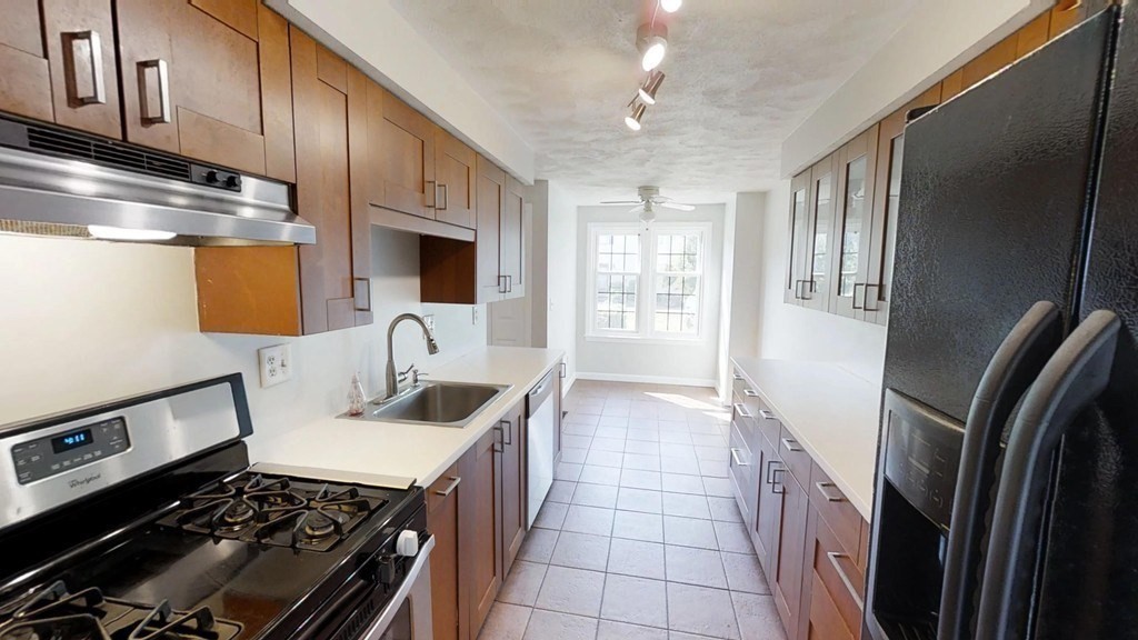 270 Apache Way, Tewksbury, Massachusetts, 2 Bedrooms Bedrooms, 5 Rooms Rooms,1.5 BathroomsBathrooms,Residential Lease,For Rent,Apache Way,73555683