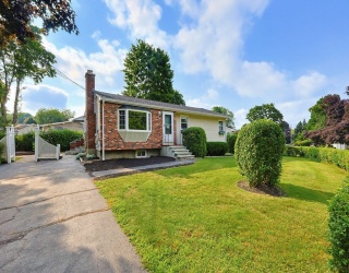 7 Hemlock Dr, Medway, Massachusetts, 3 Bedrooms Bedrooms, 7 Rooms Rooms,1 BathroomBathrooms,Residential,For Sale,Hemlock Dr,73555696