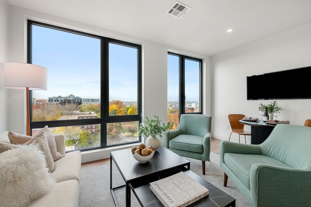 1515 Commonwealth Ave, Boston, Massachusetts, 1 Bedroom Bedrooms, 3 Rooms Rooms,1 BathroomBathrooms,Residential,For Sale,Commonwealth Ave,73555701