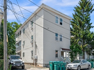 9 S Elm St, Lynn, Massachusetts, 9 Bedrooms Bedrooms, 21 Rooms Rooms,5 BathroomsBathrooms,Residential Income,For Sale,S Elm St,73552930