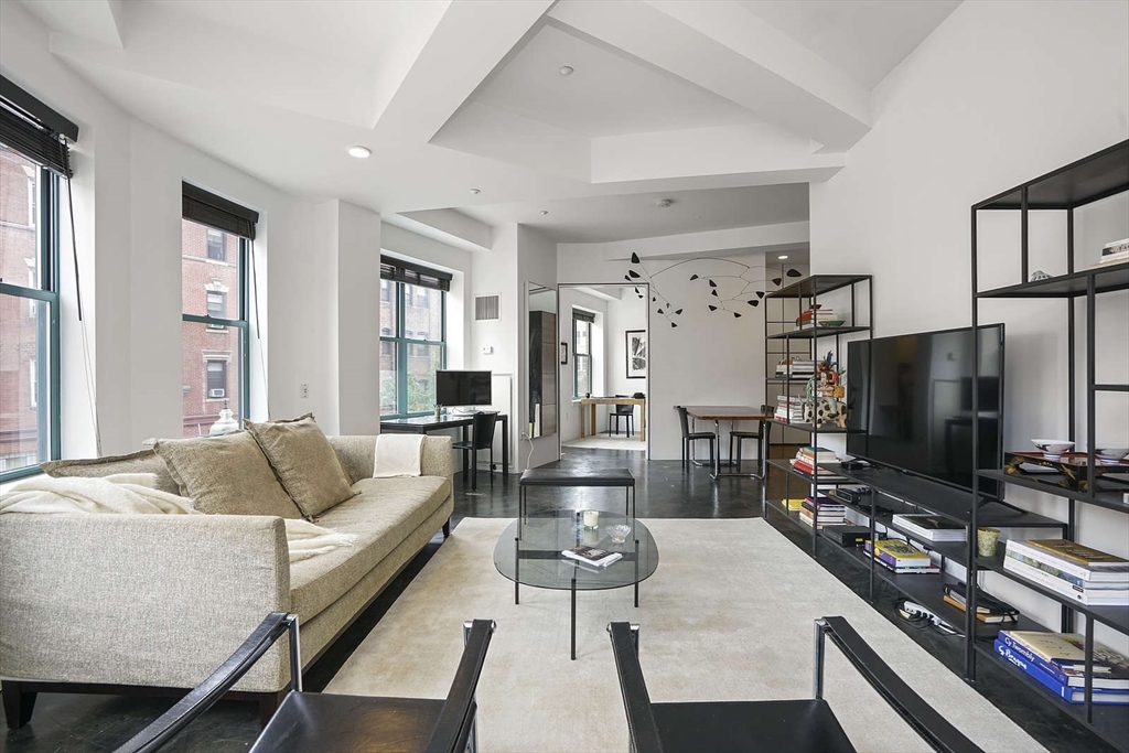 40 Fay St, Boston, Massachusetts, 2 Bedrooms Bedrooms, 6 Rooms Rooms,2 BathroomsBathrooms,Residential Lease,For Rent,Fay St,73503606