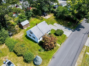 231 Bouchard Ave, Dracut, Massachusetts, 3 Bedrooms Bedrooms, 6 Rooms Rooms,1 BathroomBathrooms,Residential,For Sale,Bouchard Ave,73555725