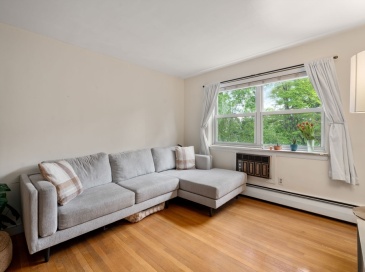 14 Commonwealth Court, Boston, Massachusetts, 1 Bedroom Bedrooms, 4 Rooms Rooms,1 BathroomBathrooms,Residential Lease,For Rent,Commonwealth Court,73555739