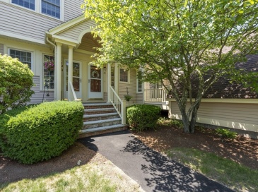 33 Water Street, Danvers, Massachusetts, 2 Bedrooms Bedrooms, 6 Rooms Rooms,2.5 BathroomsBathrooms,Residential,For Sale,Water Street,73555645