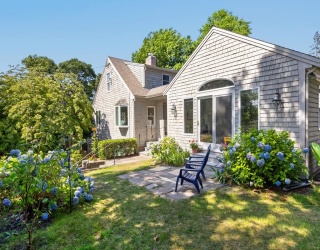 72 Smith St, Chatham, Massachusetts, 3 Bedrooms Bedrooms, 6 Rooms Rooms,2.5 BathroomsBathrooms,Residential,For Sale,Smith St,73555753