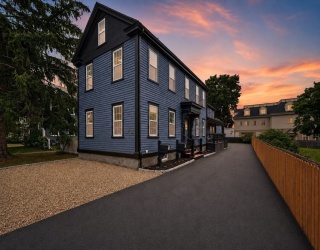 162 High St, Danvers, Massachusetts, 6 Bedrooms Bedrooms, 17 Rooms Rooms,5 BathroomsBathrooms,Residential Income,For Sale,High St,73555776