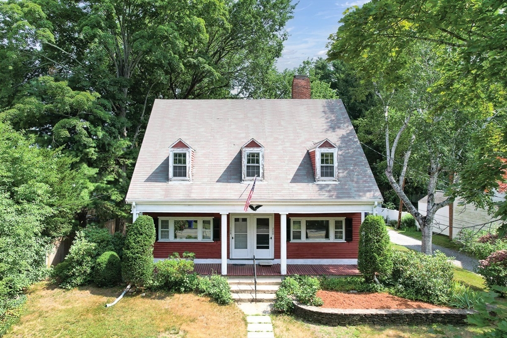 198-200 Concord Street, Newton, Massachusetts, 4 Bedrooms Bedrooms, 11 Rooms Rooms,2 BathroomsBathrooms,Residential Income,For Sale,Concord Street,73555772