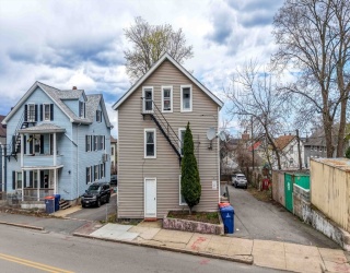826 County St, New Bedford, Massachusetts, 9 Bedrooms Bedrooms, 21 Rooms Rooms,6 BathroomsBathrooms,Residential Income,For Sale,County St,73555788