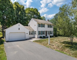 28 Pine Street, South Hadley, Massachusetts, 4 Bedrooms Bedrooms, 9 Rooms Rooms,1.5 BathroomsBathrooms,Residential,For Sale,Pine Street,73555793