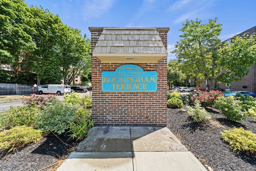64 Main, Stoneham, Massachusetts, 2 Bedrooms Bedrooms, 5 Rooms Rooms,1 BathroomBathrooms,Residential,For Sale,Main,73555613