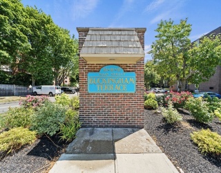64 Main, Stoneham, Massachusetts, 2 Bedrooms Bedrooms, 5 Rooms Rooms,1 BathroomBathrooms,Residential,For Sale,Main,73555613