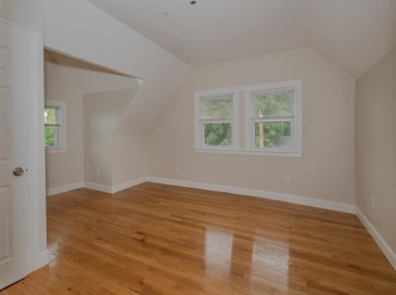 11 Park St, Haverhill, Massachusetts, 2 Bedrooms Bedrooms, 4 Rooms Rooms,1 BathroomBathrooms,Residential Lease,For Rent,Park St,73555625