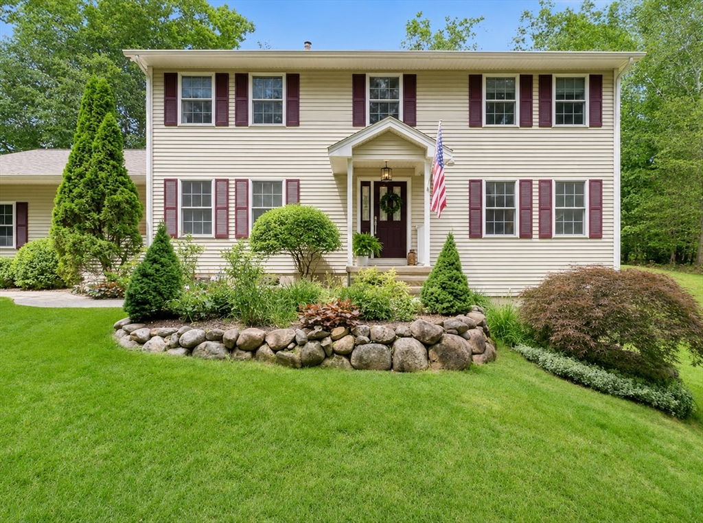 106 Valley Rd, Southampton, Massachusetts, 4 Bedrooms Bedrooms, 8 Rooms Rooms,2.5 BathroomsBathrooms,Residential,For Sale,Valley Rd,73555626