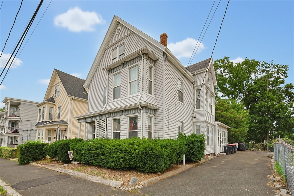 101 Winthrop St, Brockton, Massachusetts, 4 Bedrooms Bedrooms, 12 Rooms Rooms,2 BathroomsBathrooms,Residential Income,For Sale,Winthrop St,73555634