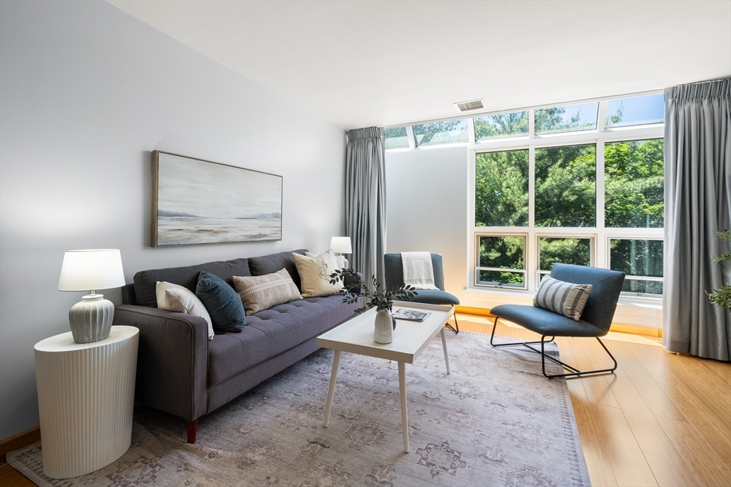 1 Watermill Place, Arlington, Massachusetts, 1 Bedroom Bedrooms, 3 Rooms Rooms,1.5 BathroomsBathrooms,Residential,For Sale,Watermill Place,73534443
