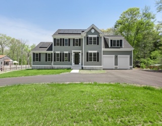 185 Mattapoisett Road, Acushnet, Massachusetts, 3 Bedrooms Bedrooms, 8 Rooms Rooms,2.5 BathroomsBathrooms,Residential,For Sale,Mattapoisett Road,73523860