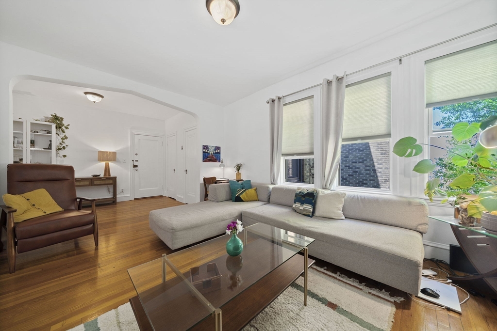 1666 Commonwealth Ave, Boston, Massachusetts, 1 Bedroom Bedrooms, 3 Rooms Rooms,1 BathroomBathrooms,Residential,For Sale,Commonwealth Ave,73529016