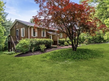 788 Burts Pit Rd, Northampton, Massachusetts, 3 Bedrooms Bedrooms, 7 Rooms Rooms,2.5 BathroomsBathrooms,Residential,For Sale,Burts Pit Rd,73524194