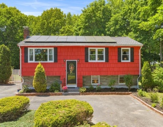 85 Malley Ave, Avon, Massachusetts, 3 Bedrooms Bedrooms, 6 Rooms Rooms,1.5 BathroomsBathrooms,Residential,For Sale,Malley Ave,73530809