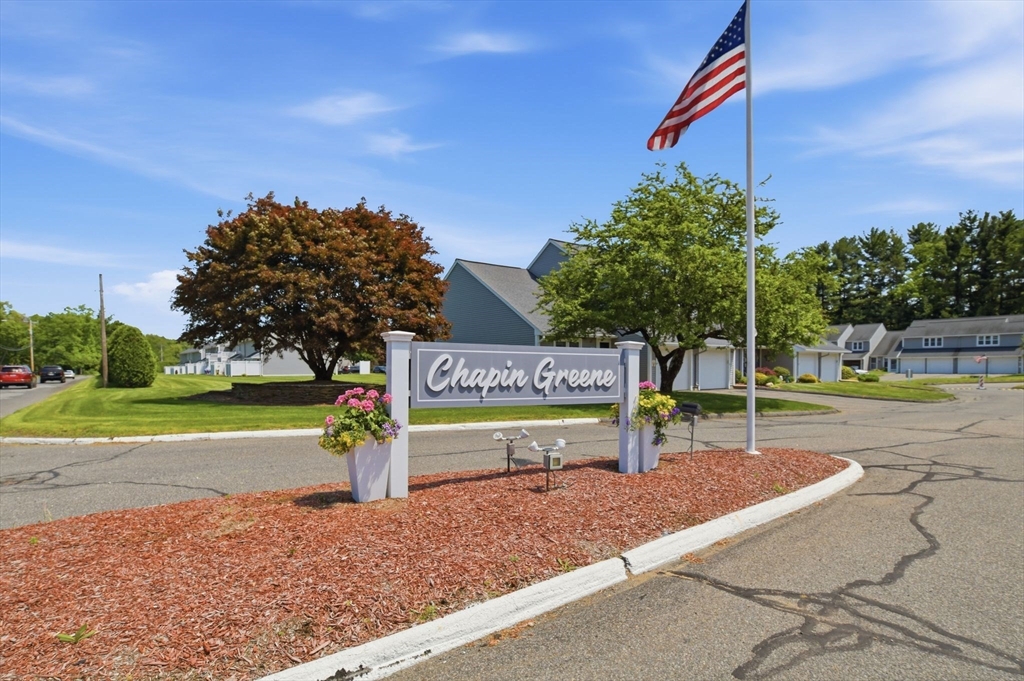 79 Chapin Greene, Ludlow, Massachusetts, 2 Bedrooms Bedrooms, 5 Rooms Rooms,2 BathroomsBathrooms,Residential,For Sale,Chapin Greene,73525130