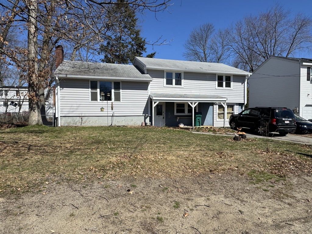 132 Commonwealth Ave, Lowell, Massachusetts, 4 Bedrooms Bedrooms, 8 Rooms Rooms,2 BathroomsBathrooms,Residential,For Sale,Commonwealth Ave,73483266