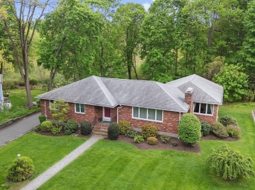 38 Greenwood Lane, Waltham, Massachusetts, 3 Bedrooms Bedrooms, 9 Rooms Rooms,2 BathroomsBathrooms,Residential,For Sale,Greenwood Lane,73528885 38 Greenwood Lane, Waltham, Massachusetts, 3 Bedrooms Bedrooms, 9 Rooms Rooms,2 BathroomsBathrooms,Residential,For Sale,Greenwood Lane,73528885