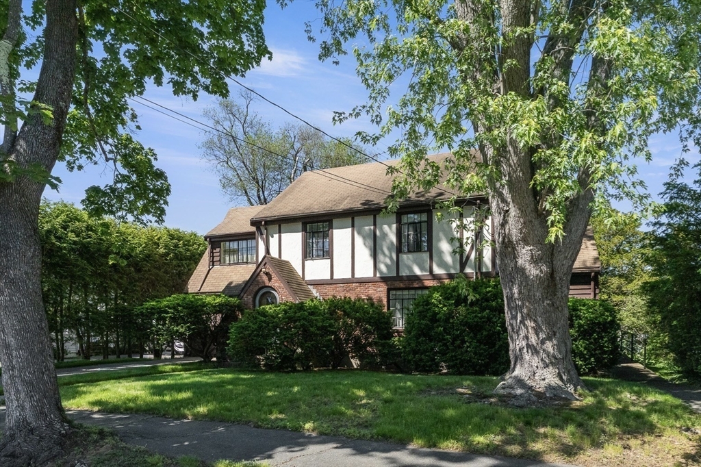 21 Whittlesey Rd, Newton, Massachusetts, 3 Bedrooms Bedrooms, 10 Rooms Rooms,3 BathroomsBathrooms,Residential,For Sale,Whittlesey Rd,73537468