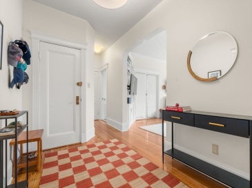 89 Mason Terr, Brookline, Massachusetts, 2 Bedrooms Bedrooms, 4 Rooms Rooms,1 BathroomBathrooms,Residential,For Sale,Mason Terr,73508481
