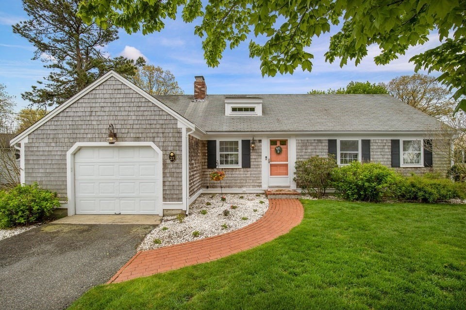 27 Porter Ln, Dennis, Massachusetts, 3 Bedrooms Bedrooms, 5 Rooms Rooms,2 BathroomsBathrooms,Residential,For Sale,Porter Ln,73518940