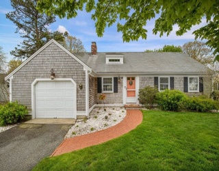 27 Porter Ln, Dennis, Massachusetts, 3 Bedrooms Bedrooms, 5 Rooms Rooms,2 BathroomsBathrooms,Residential,For Sale,Porter Ln,73518940