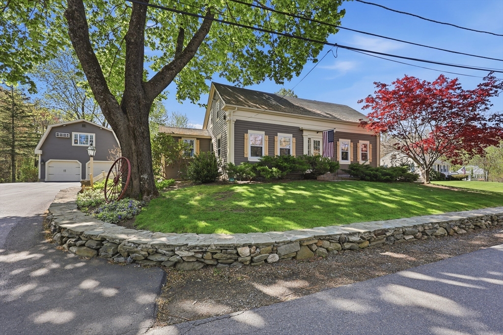 617 Lake Street, Haverhill, Massachusetts, 3 Bedrooms Bedrooms, 7 Rooms Rooms,2 BathroomsBathrooms,Residential,For Sale,Lake Street,73519270